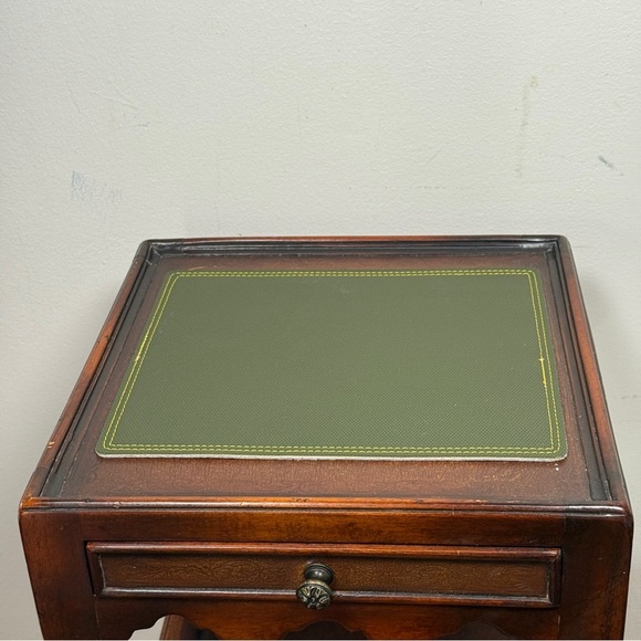 Leather Geometric Reversible Gray/Green Decorative Pad - Picture 2 of 8